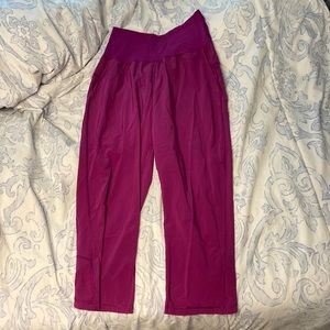 Lululemon Magenta Capris Pants